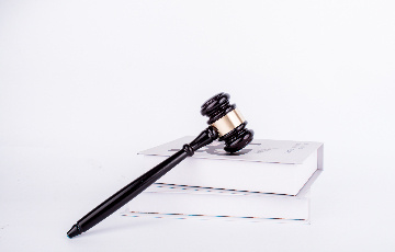 离婚诉讼中原告中途退庭委托代理人能否代为继续参加诉讼缩略图